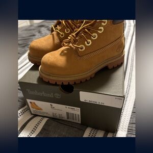 Selling toddler boys size 10C timberlands boots